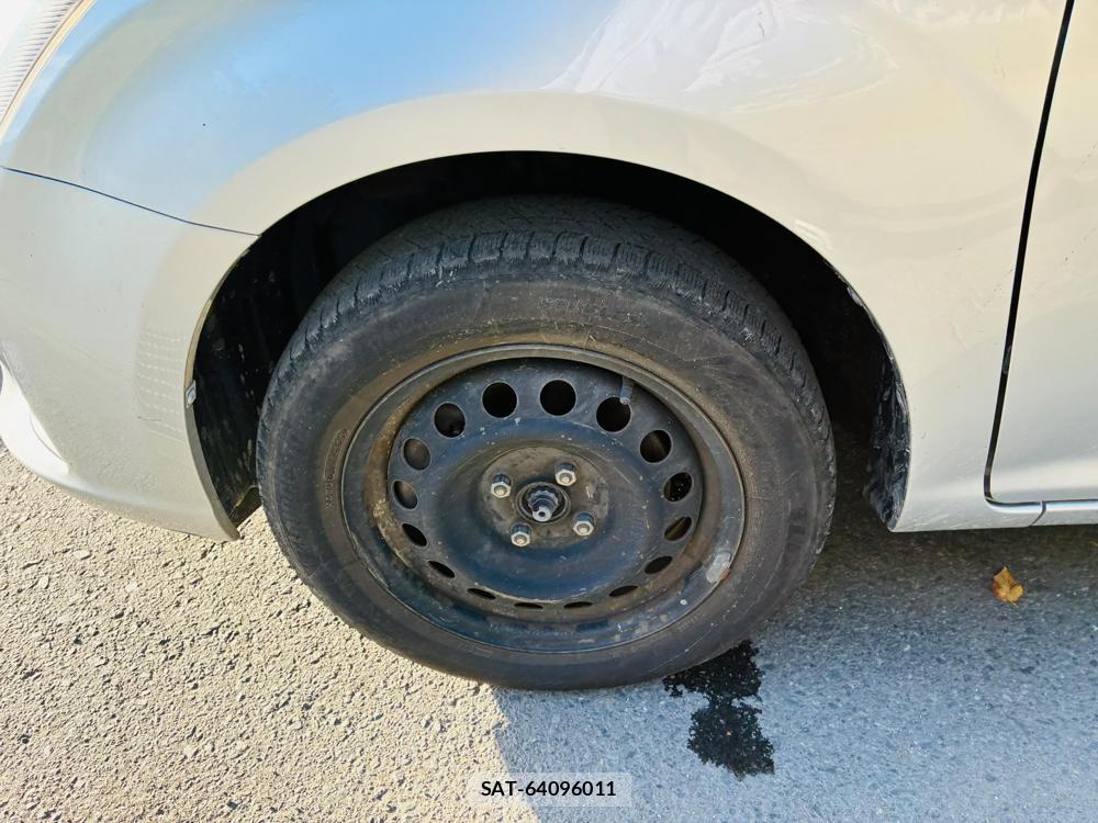 Toyota COROLLA AXIO 2013-09 8111254-28