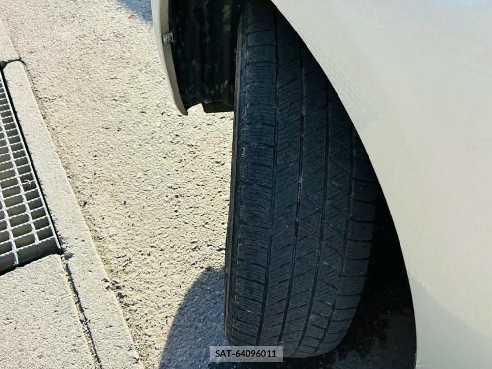 Toyota COROLLA AXIO 2013-09 8111254-30