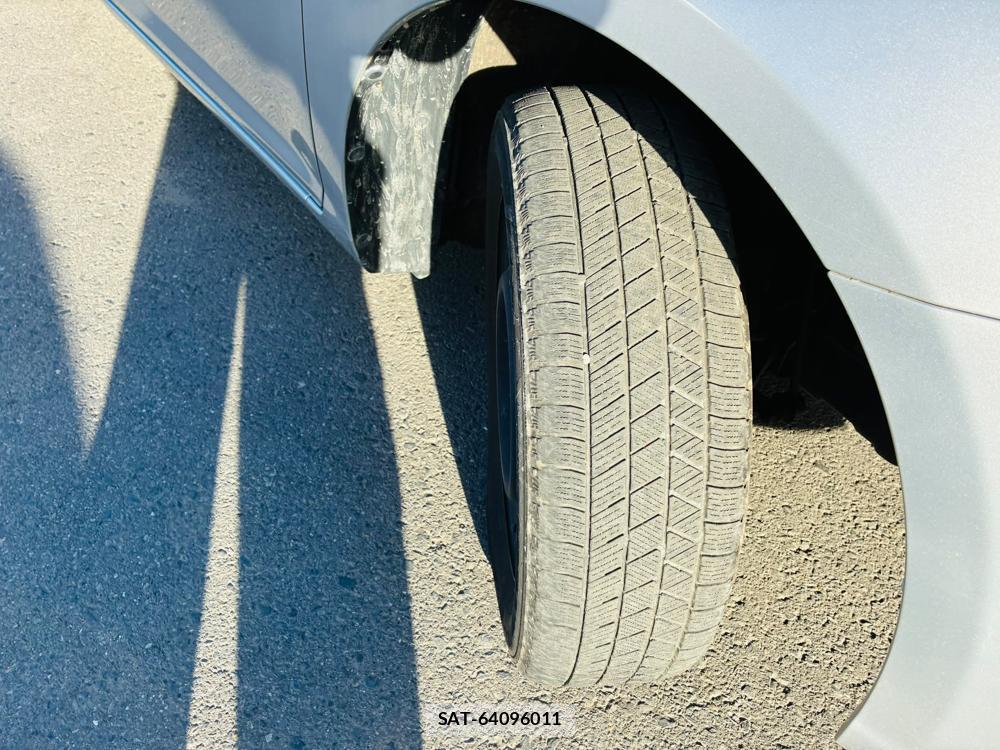Toyota COROLLA AXIO 2013-09 8111254-31
