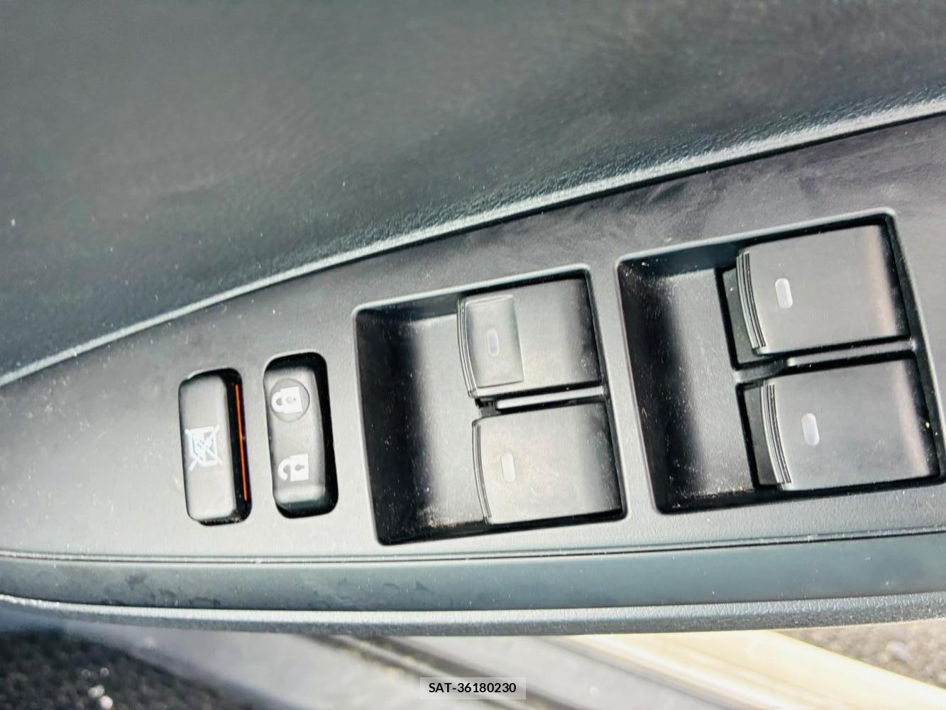 Toyota COROLLA AXIO 2019-03 8184134-21