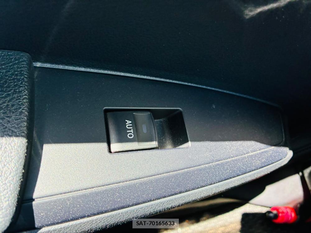 Toyota COROLLA AXIO 2019-03 8184136-23