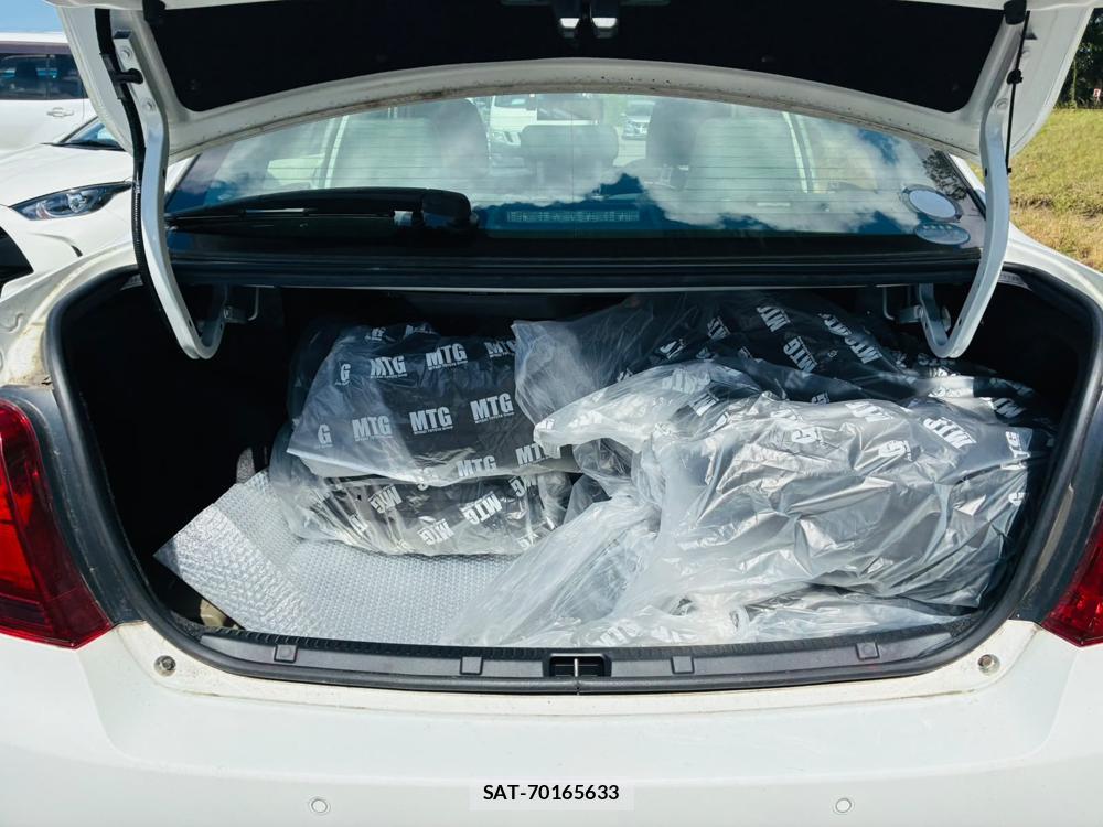 Toyota COROLLA AXIO 2019-03 8184136-24