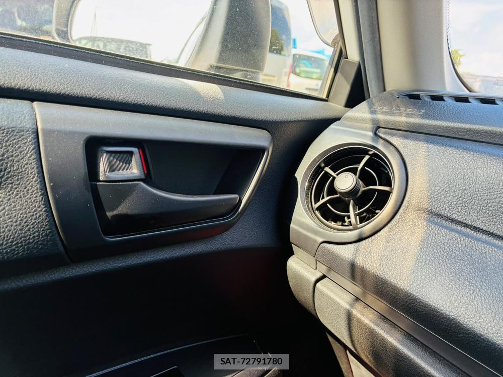 Toyota COROLLA AXIO 2019-03 8282298-21