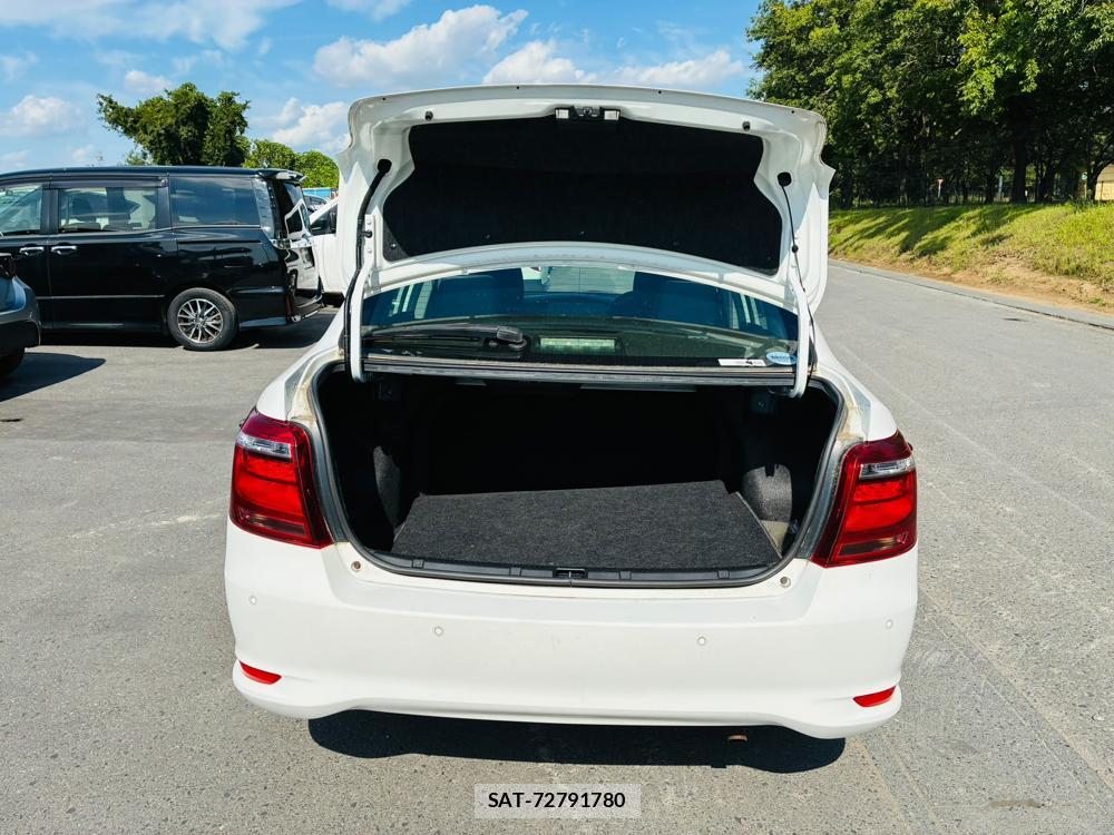 Toyota COROLLA AXIO 2019-03 8282298-25