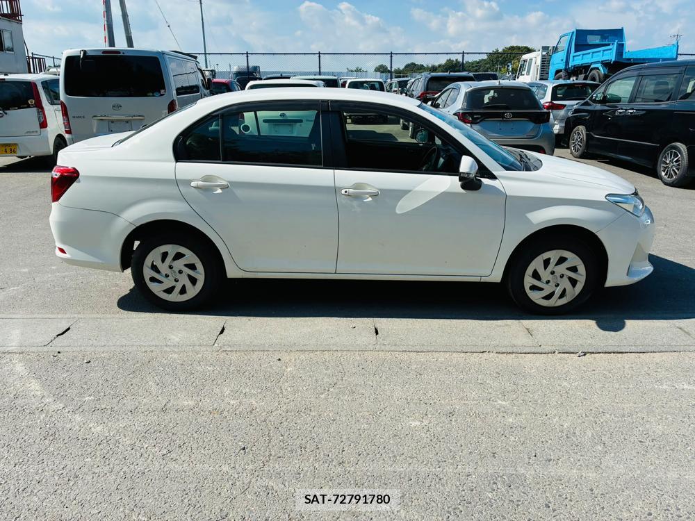 Toyota COROLLA AXIO 2019-03 8282298-5