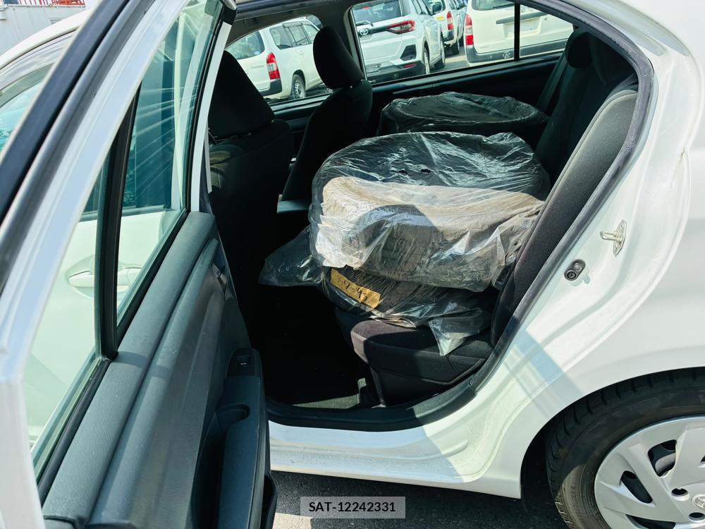 Toyota COROLLA AXIO 2019-07 8199195-9