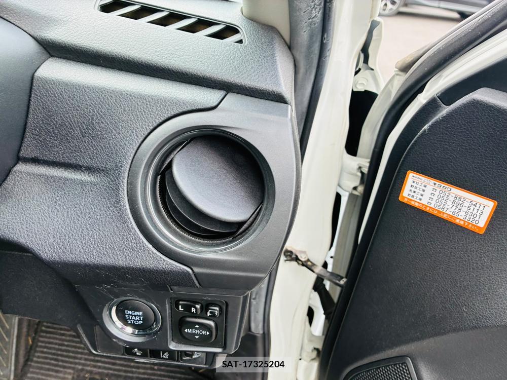 Toyota COROLLA AXIO 2019-10 8408527-16
