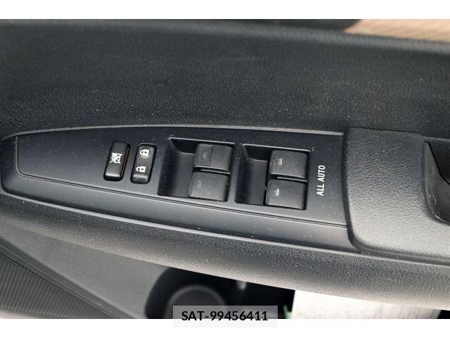Toyota COROLLA AXIO 2014-03 8524088-13