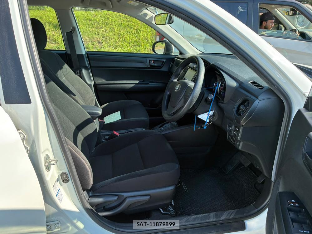 Toyota COROLLA AXIO 2019-03 8282302-11