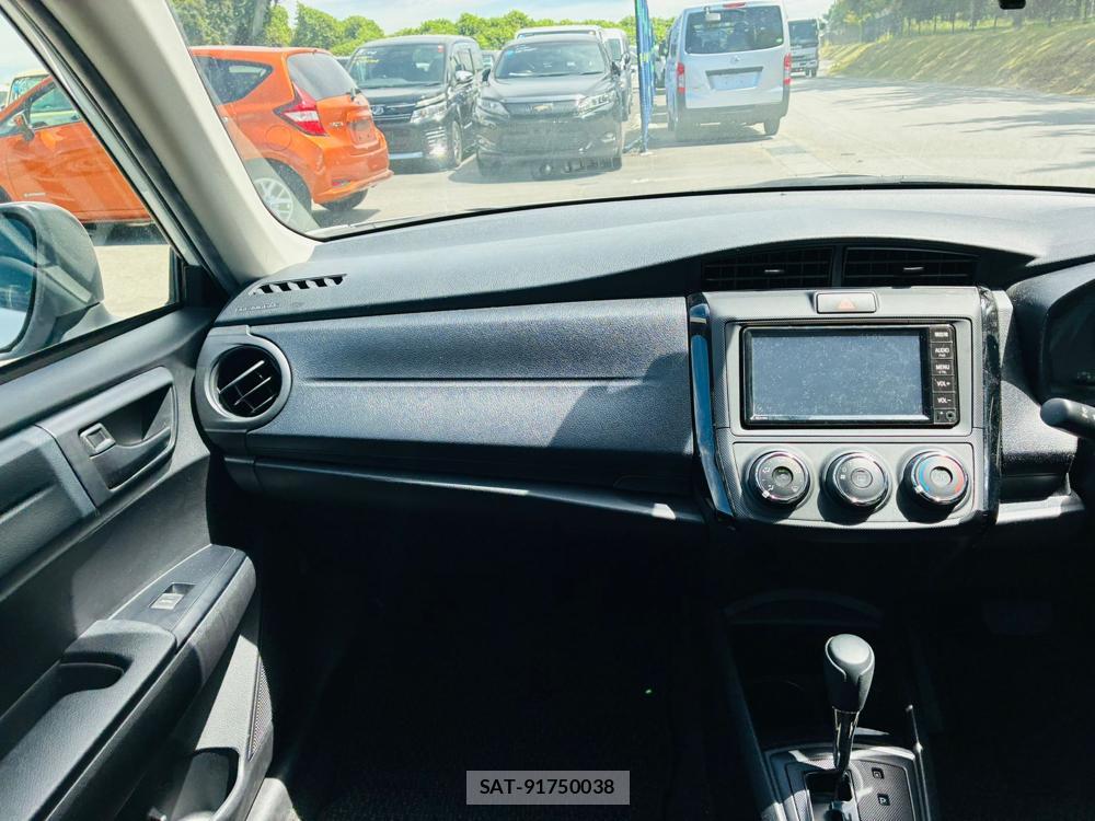 Toyota COROLLA AXIO 2020-09 8489804-17