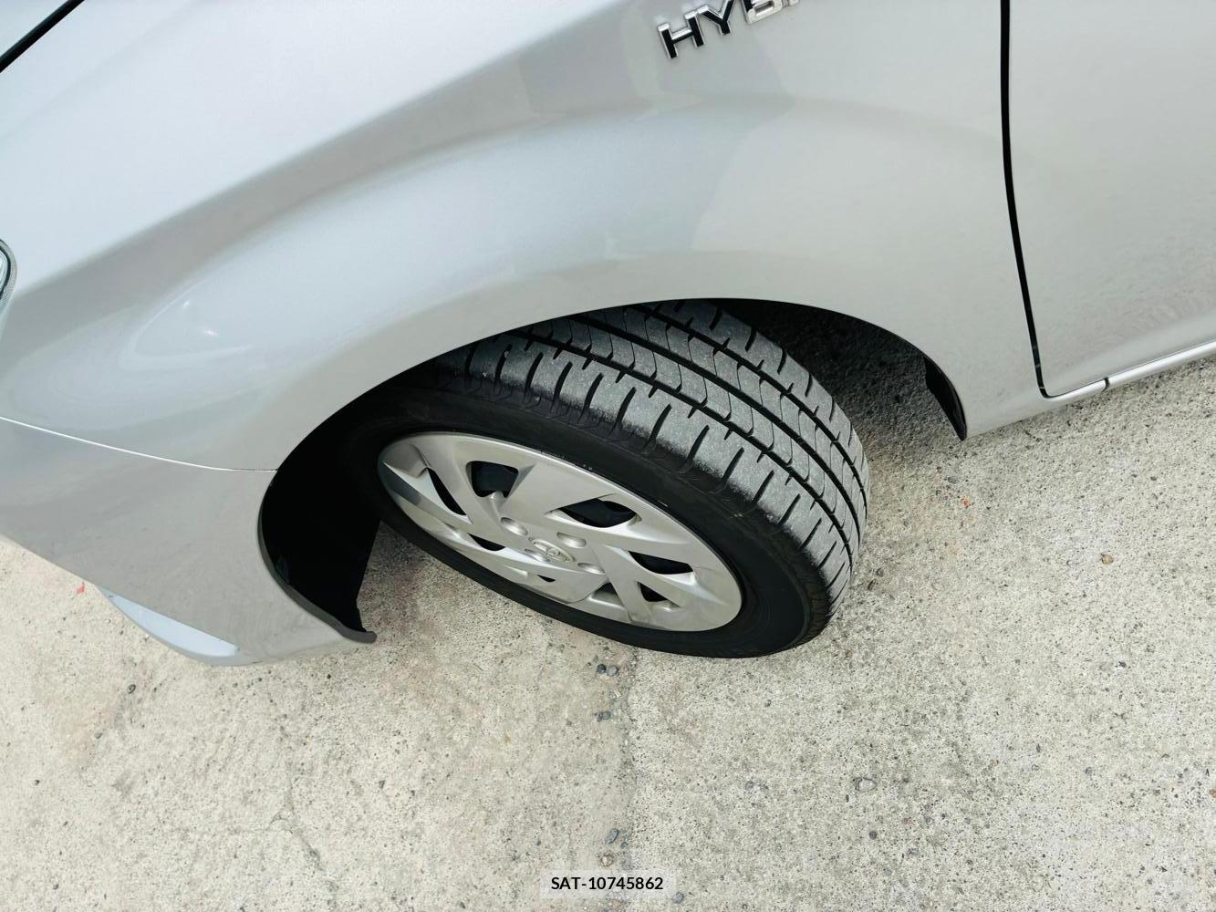 Toyota COROLLA AXIO 2019-06 8595116-31