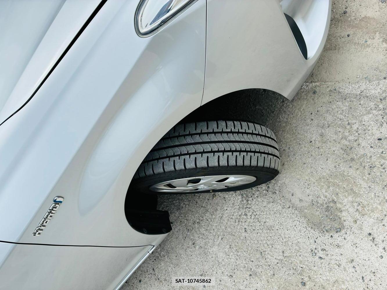 Toyota COROLLA AXIO 2019-06 8595116-32