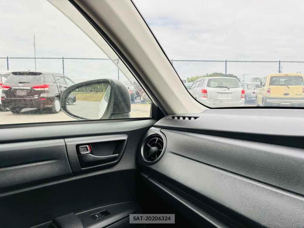 Toyota COROLLA AXIO 2019-04 8282301-18