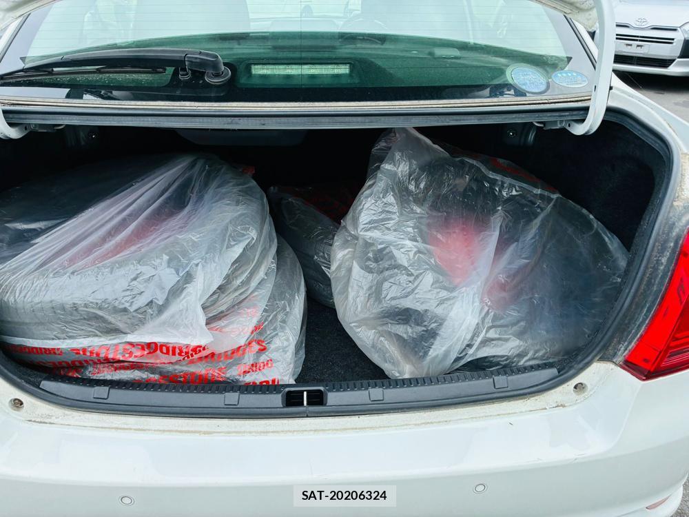 Toyota COROLLA AXIO 2019-04 8282301-24