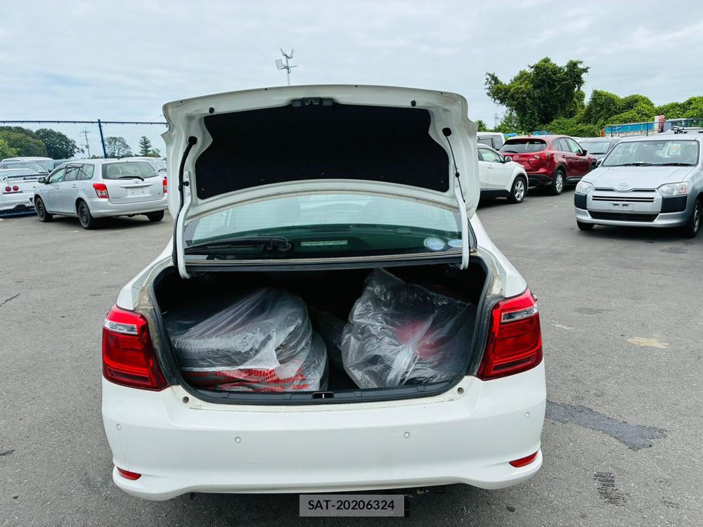 Toyota COROLLA AXIO 2019-04 8282301-25