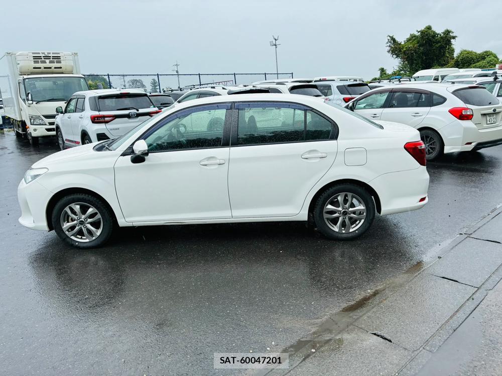 Toyota COROLLA AXIO 2020-04 8590881-1