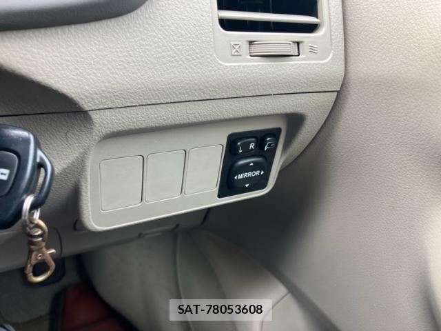 Toyota COROLLA AXIO 2010-06 8741221-9