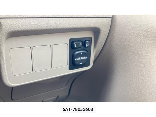 Toyota COROLLA AXIO 2010-06 8741221-16