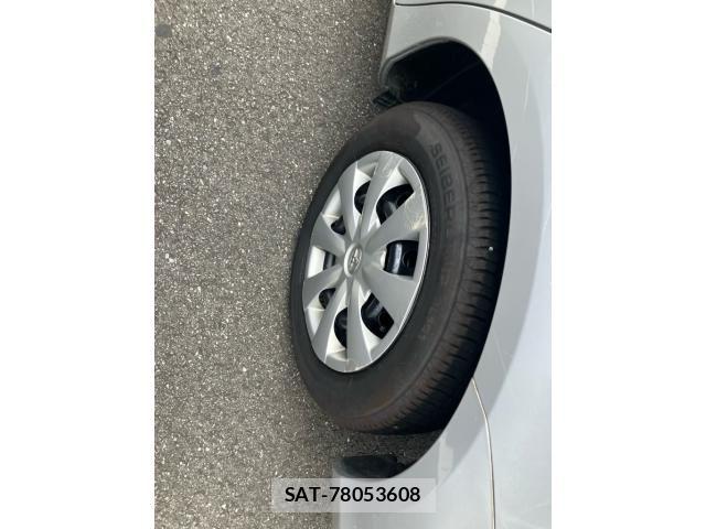 Toyota COROLLA AXIO 2010-06 8741221-4
