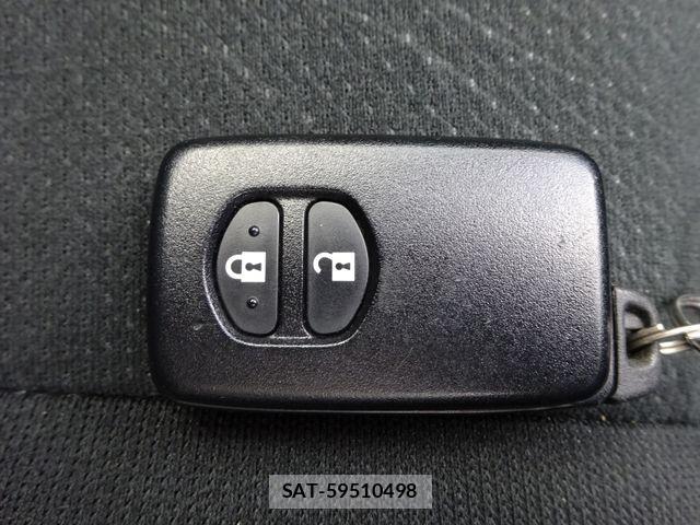 Toyota COROLLA AXIO 2020-06 8741219-17