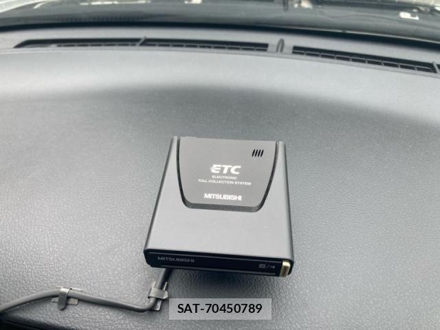 Toyota COROLLA AXIO 2016-07 8741217-27