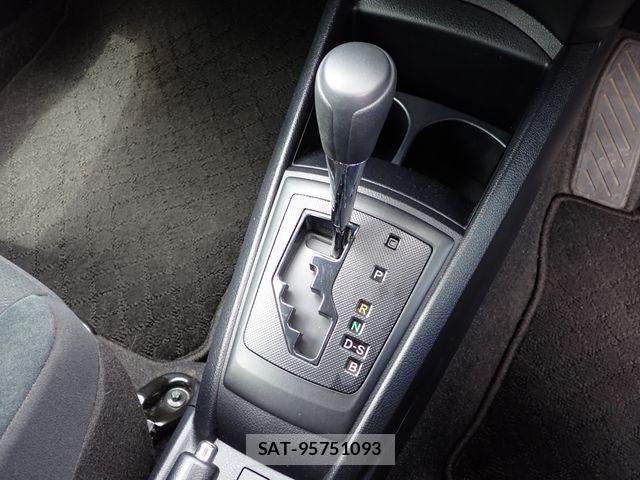 Toyota COROLLA AXIO 2019-04 8779768-12