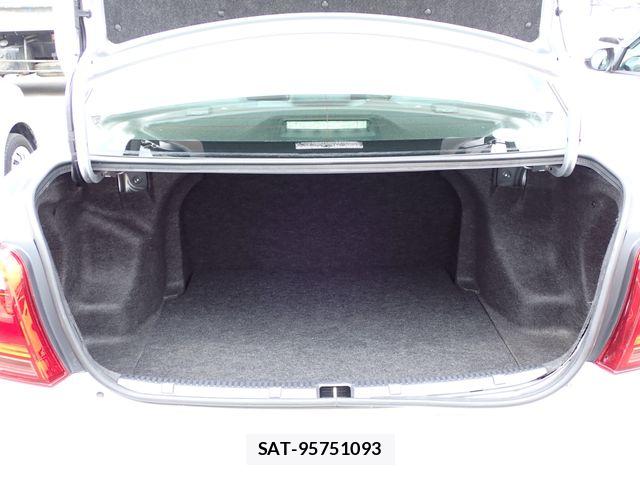 Toyota COROLLA AXIO 2019-04 8779768-16