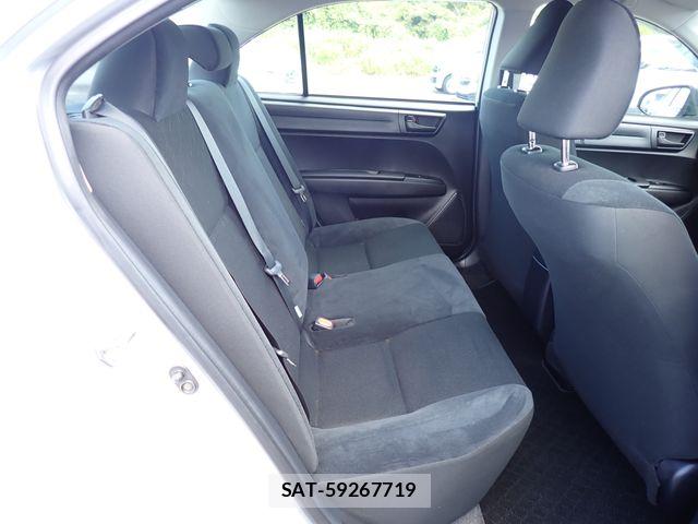 Toyota COROLLA AXIO 2019-04 8779767-16