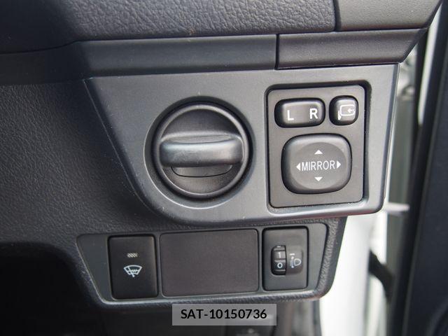 Toyota COROLLA AXIO 2017-09 8870662-13