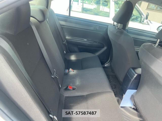 Toyota COROLLA AXIO 2024-04 8879143-13