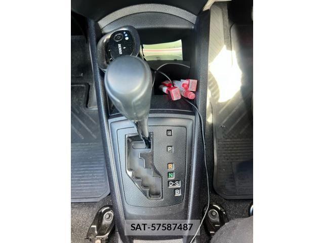 Toyota COROLLA AXIO 2024-04 8879143-16
