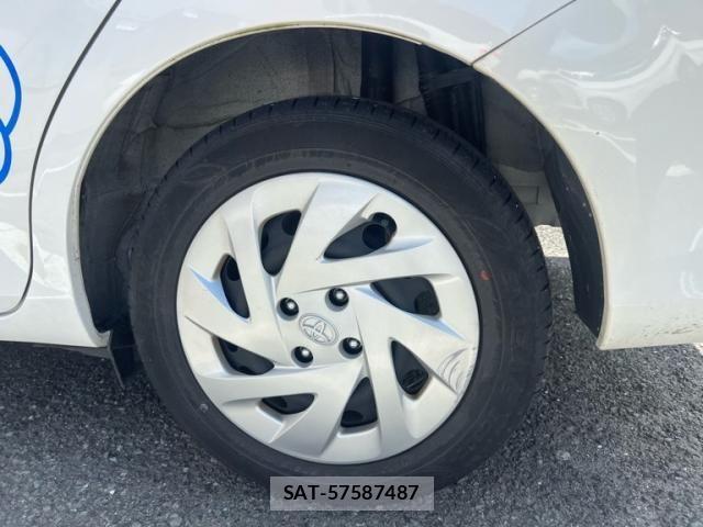 Toyota COROLLA AXIO 2024-04 8879143-1