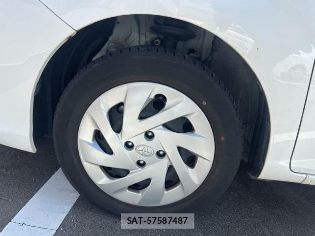 Toyota COROLLA AXIO 2024-04 8879143-4