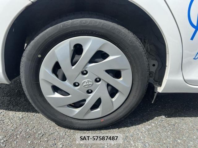 Toyota COROLLA AXIO 2024-04 8879143-6