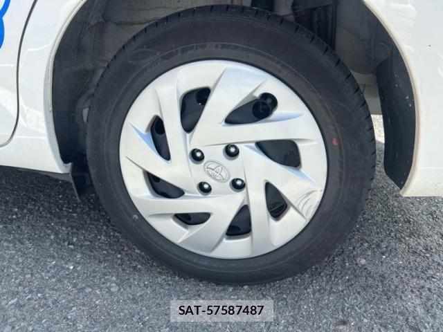 Toyota COROLLA AXIO 2024-04 8879143-7