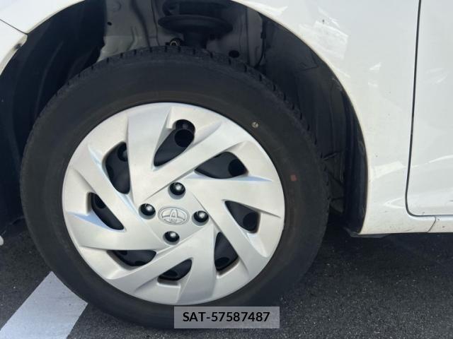 Toyota COROLLA AXIO 2024-04 8879143-8