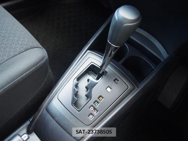 Toyota COROLLA AXIO 2023-09 1028812-11