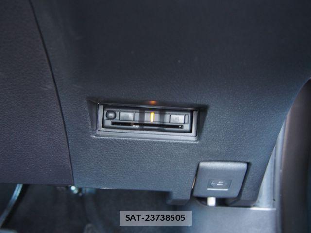 Toyota COROLLA AXIO 2023-09 1028812-14