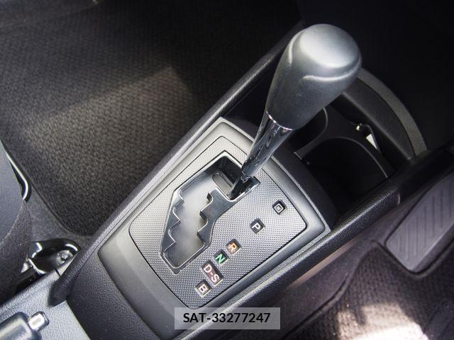 Toyota COROLLA AXIO 2023-12 1488882-11