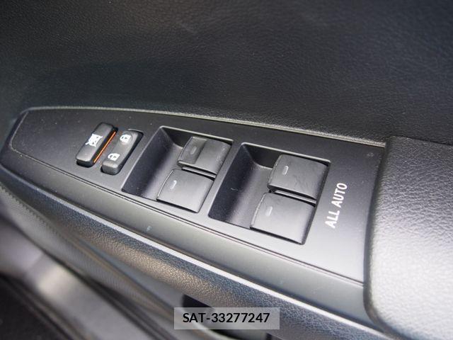 Toyota COROLLA AXIO 2023-12 1488882-13