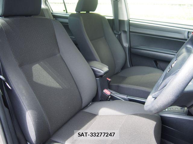 Toyota COROLLA AXIO 2023-12 1488882-4