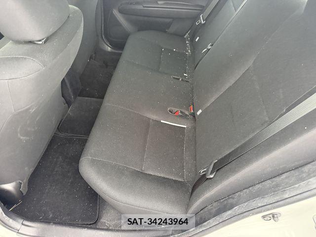 Toyota COROLLA AXIO 2022-07 6212666-12