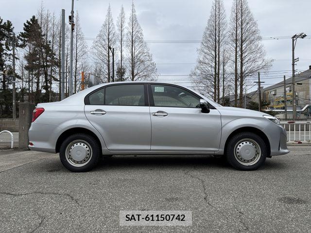 Toyota COROLLA AXIO 2021-08 6263493-5