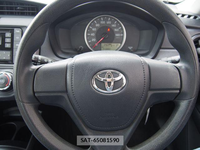 Toyota COROLLA AXIO 2016-09 6814235-9