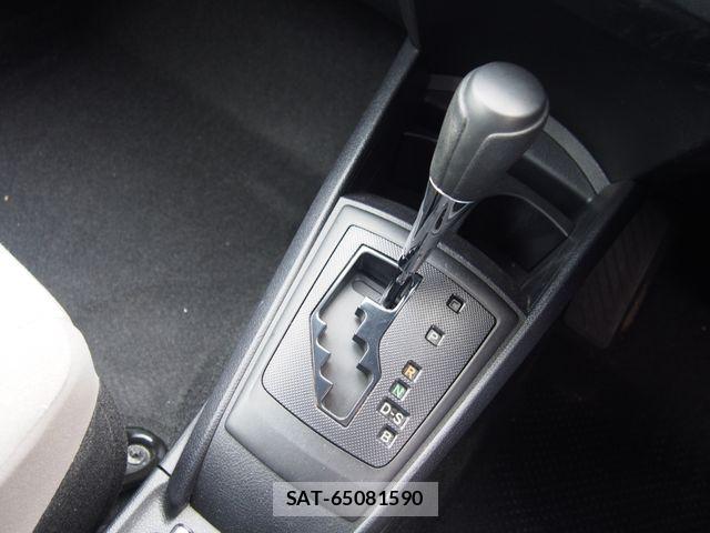 Toyota COROLLA AXIO 2016-09 6814235-10