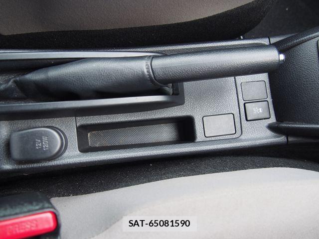 Toyota COROLLA AXIO 2016-09 6814235-13