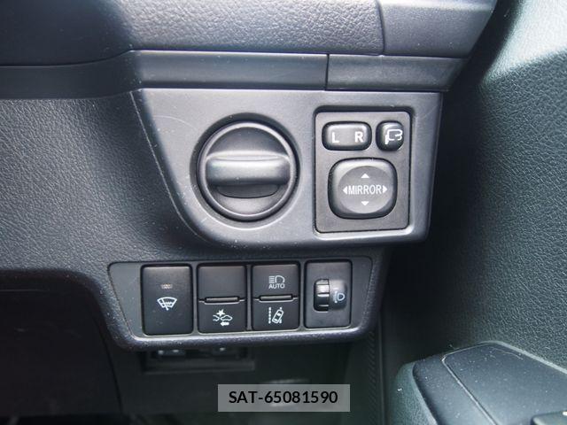 Toyota COROLLA AXIO 2016-09 6814235-14