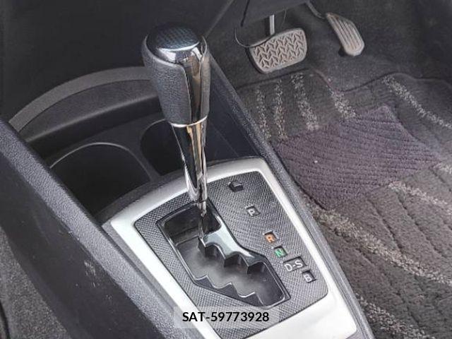 Toyota COROLLA AXIO 2014-11 7250191-18