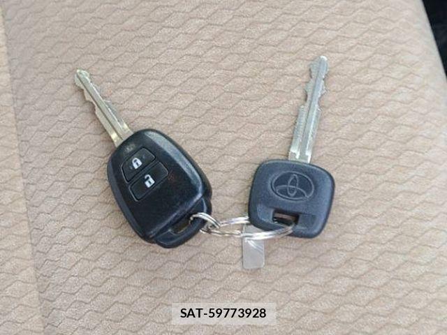 Toyota COROLLA AXIO 2014-11 7250191-25