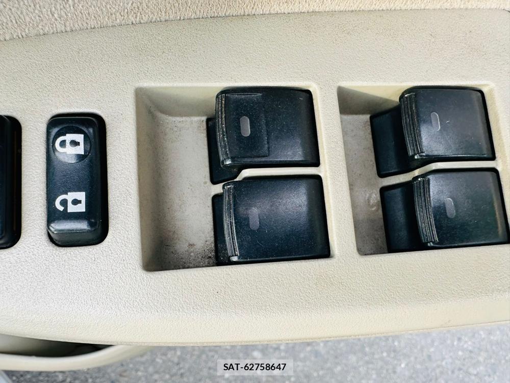 Toyota COROLLA AXIO 2008-10 7396452-21
